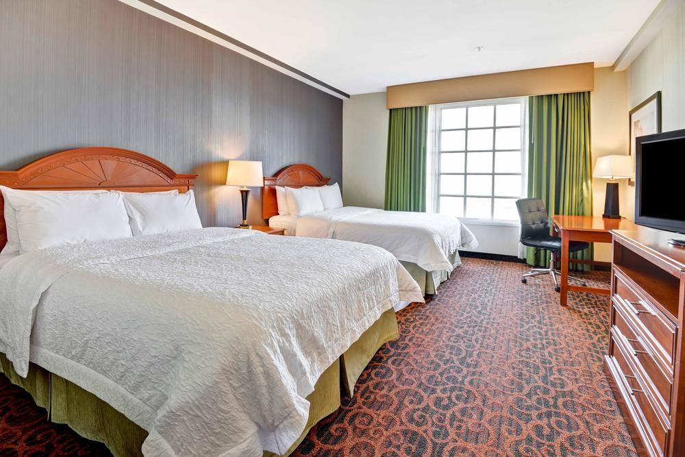 Hotel Hampton &